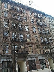 1st image of 250 E 7th St