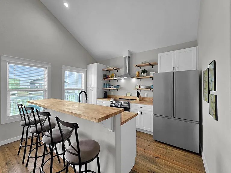 1049 Sunset Cir W — Photo 18