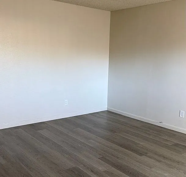 1213 Norwegian Ave — Photo 1