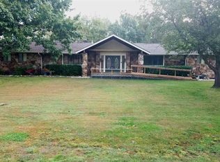 3310 N Prairie Hills Dr, Hutchinson, KS 67502