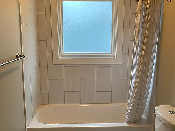 Main floor bath, tiled showe