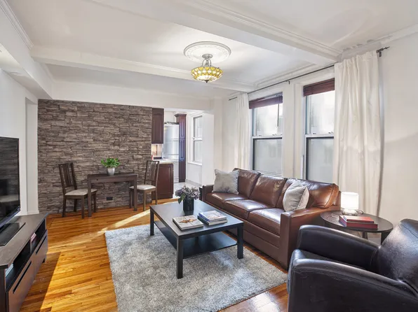 333 East 43rd Street image 1 of 8