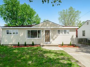 13771 Humphrey St, Southgate, MI 48195