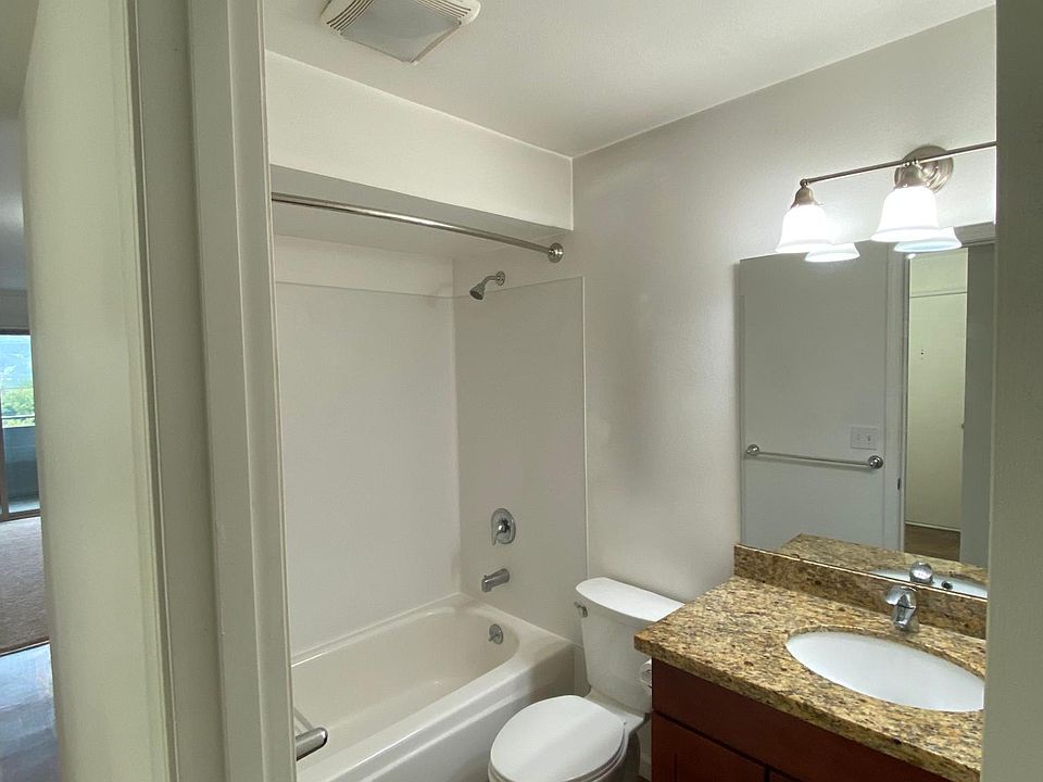 1st image of 2834 15th Ave W APT 204