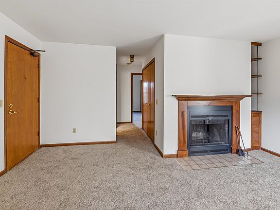 5th image of 6774 Park Ridge Dr APT D