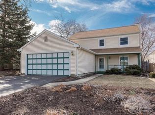 2449 Hedge Row Dr, Aurora, IL 60502