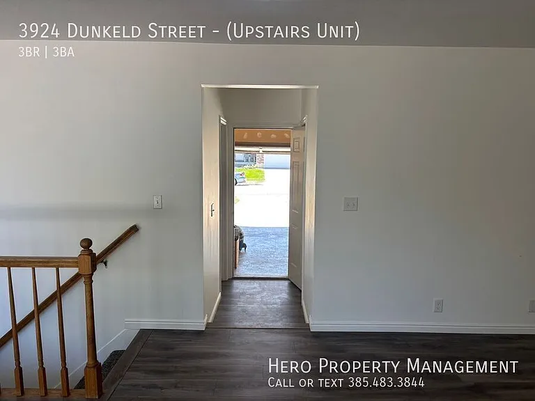 3924 W Dunkeld St #UPSTAIRS — Photo 12