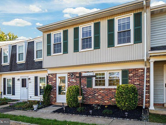 4th image of 408 Forest Ct