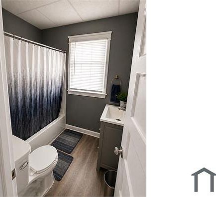 4th image of 2814 E 118th St #1