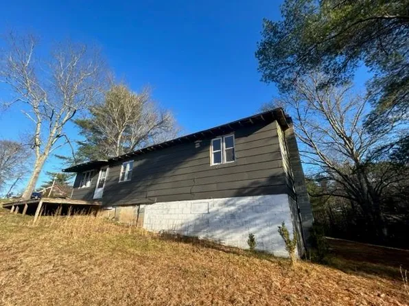 50 Pouncer Ln, Fries, VA 24330