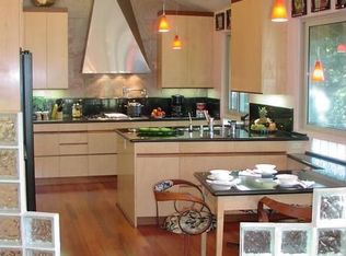 3015 Cornwall Dr, Glendale, CA 91206