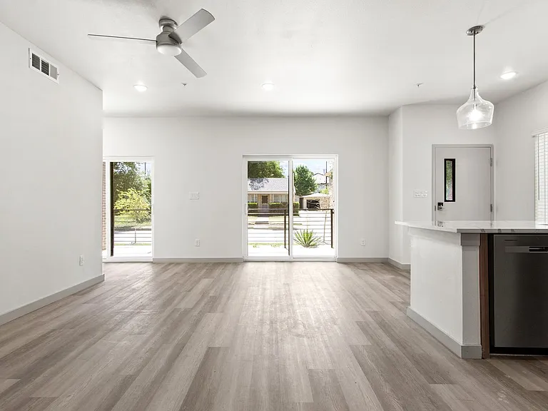 3141 Waits Ave — Photo 8