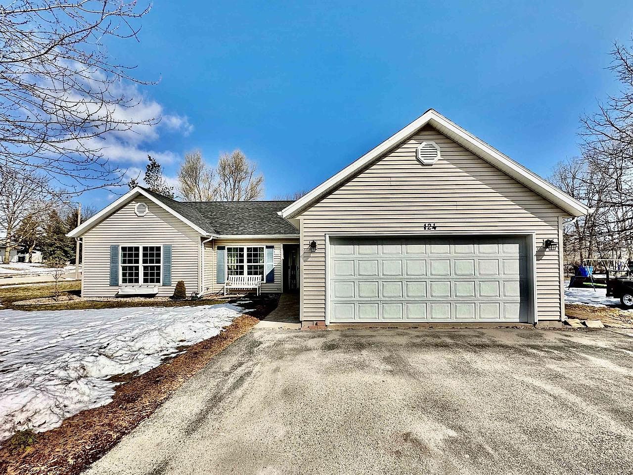 124 Thomson Ln, Oregon, WI 53575 Zillow