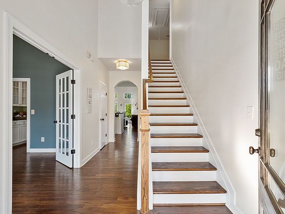 2nd image of 8084 Canonbury Dr