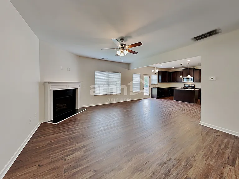 1157 Paramount Dr — Photo 5