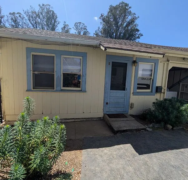 350 Primrose Ln — Photo 1