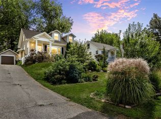 1917 C Ave NE, Cedar Rapids, IA 52402