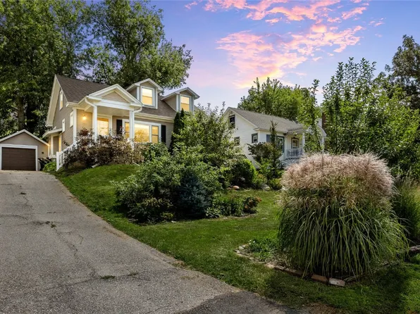 1917 C Ave NE, Cedar Rapids, IA 52402