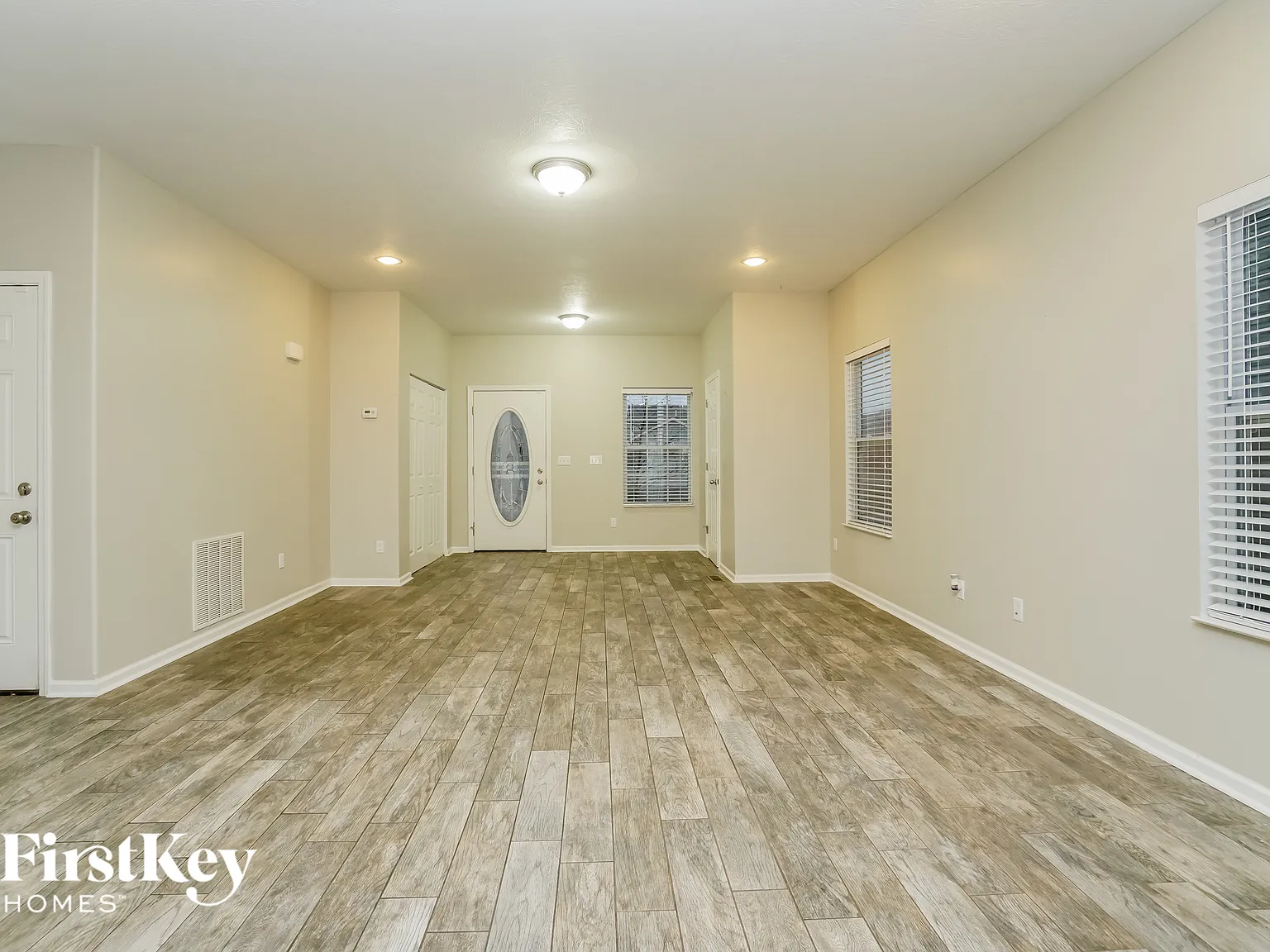 3 bed, 2.5 bath, 2440 sqft, $3,135 — Photo 3