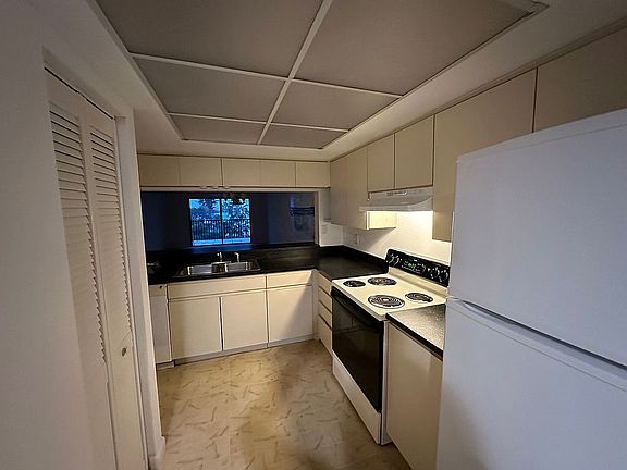 2nd image of 3165 N Atlantic Ave APT B405