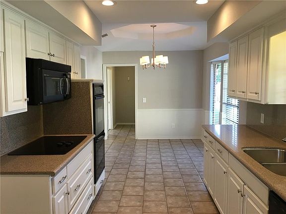 4th image of 3317 Canyon Valley Trl