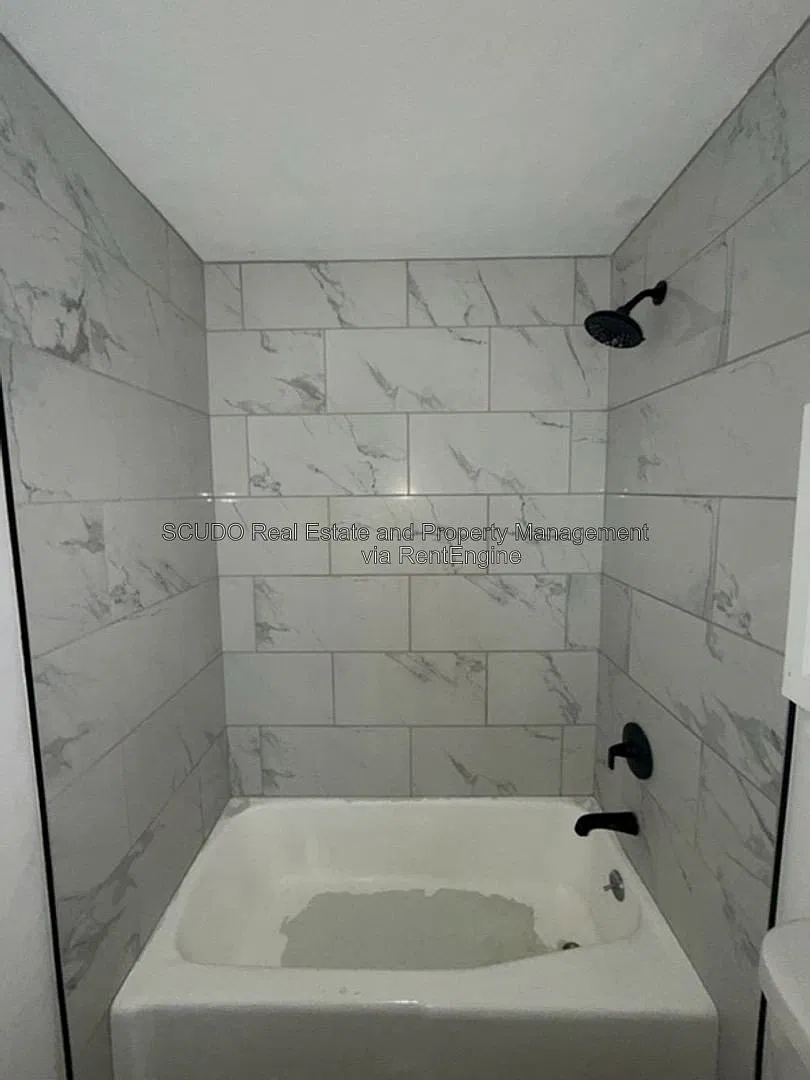 3 bed, 1.0 bath, 1200 sqft, $1,575 — Photo 4