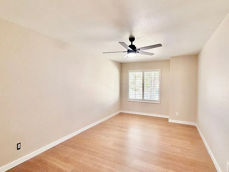 22678 Cervera Rd — Photo 35