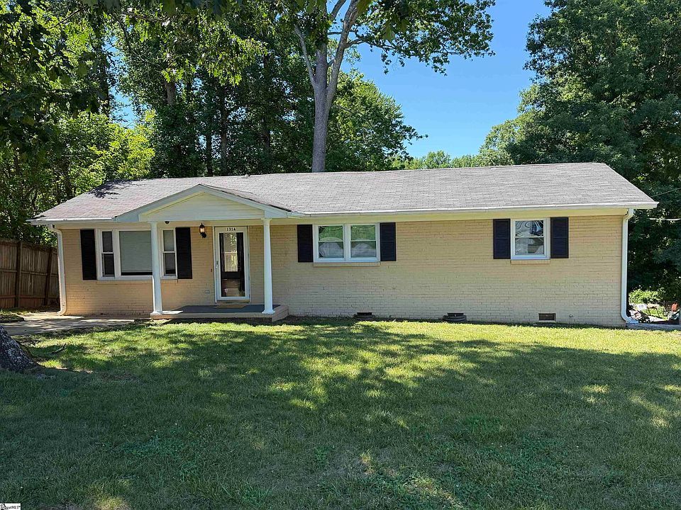 1st image of 131A Oak Hill Dr