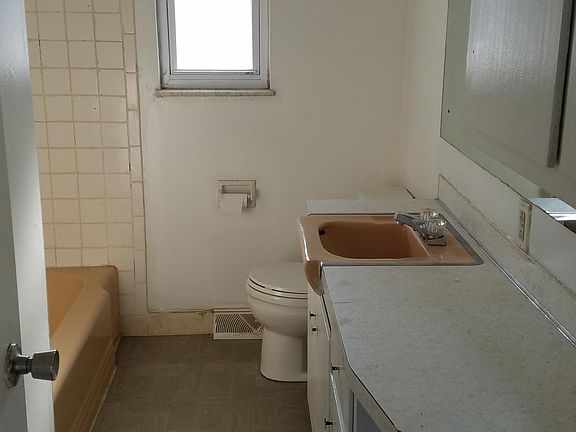 5th image of 4371 McAllister Ave