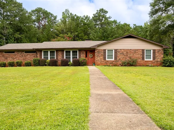 3104 Northgate Dr, Opelika, AL 36801