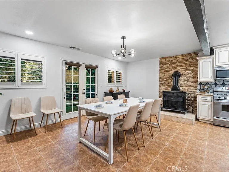 2371 Spring Oak Dr — Photo 10
