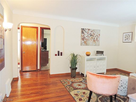 3rd image of 21651 Ivan Ave