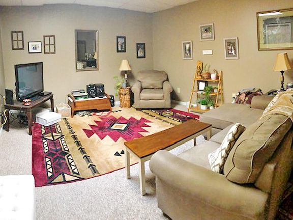 3rd image of 421 Market St APT 3