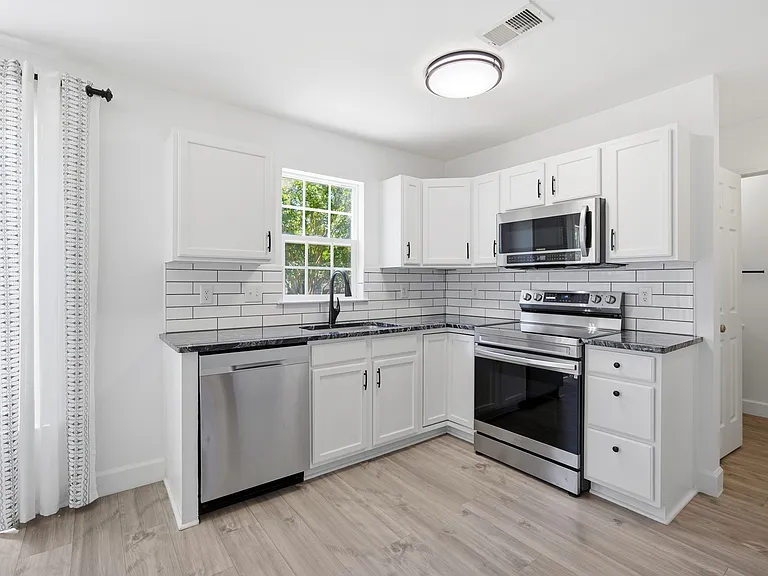 8502 Appledale Dr — Photo 10