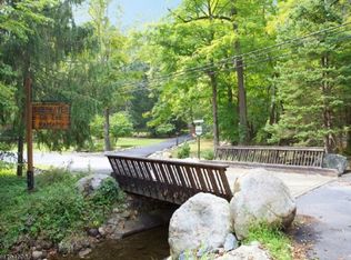 62 Deerhaven Rd, Mahwah, NJ 07430