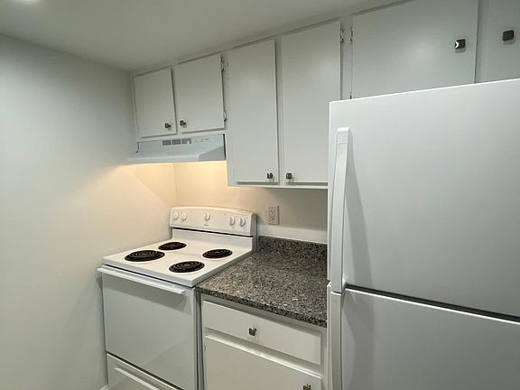 3rd image of 57 Northdale Pl #57