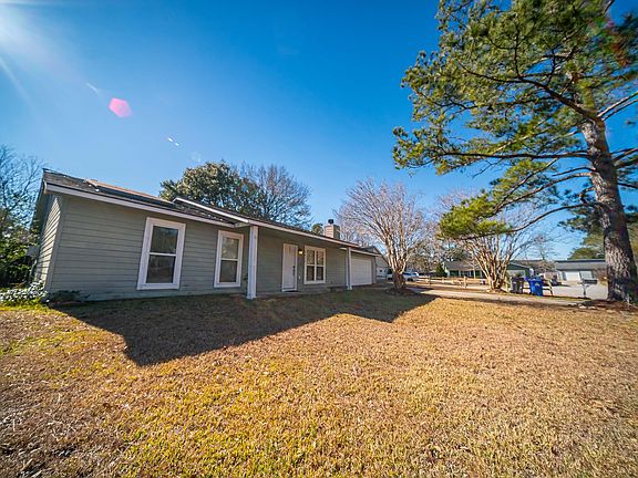 3rd image of 2973 New England Ct