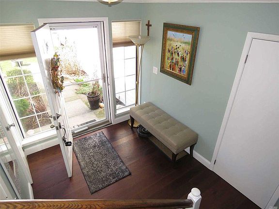 3rd image of 75 Thomas Ln