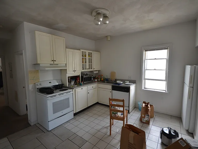 26 Haskell St #5 — Photo 3