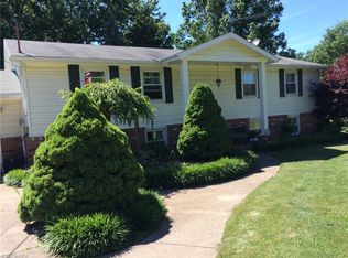 8521 Risden Rd, Vermilion, OH 44089