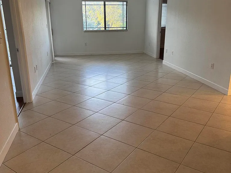 2802 Sarento Pl #202 — Photo 9
