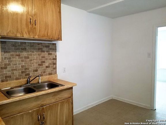 4th image of 503 Mebane St
