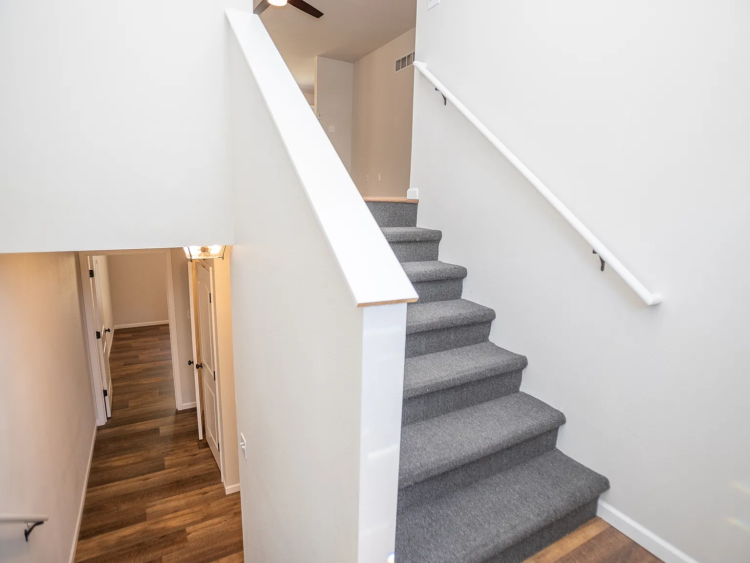 5410 Deer Valley Dr - C — Photo 3