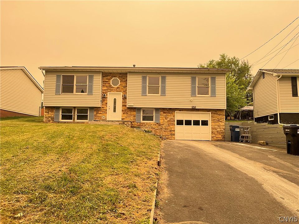 1st image of 820 Northway St