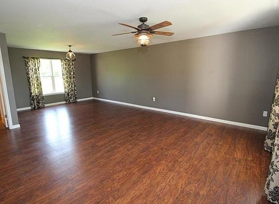 LARGE FAMILY ROOM W/ POSSIBLE DINING/OFFICE/SITTING AREA...