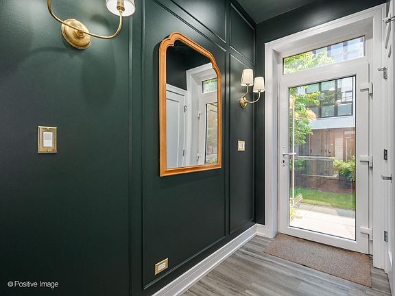 2nd image of 525 N Bishop St #5