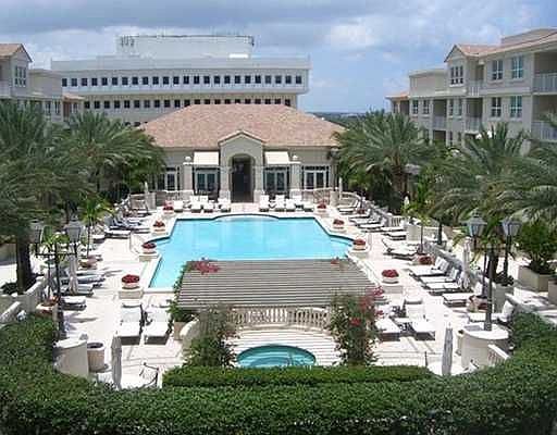 Home For Sale In Palmetto Place