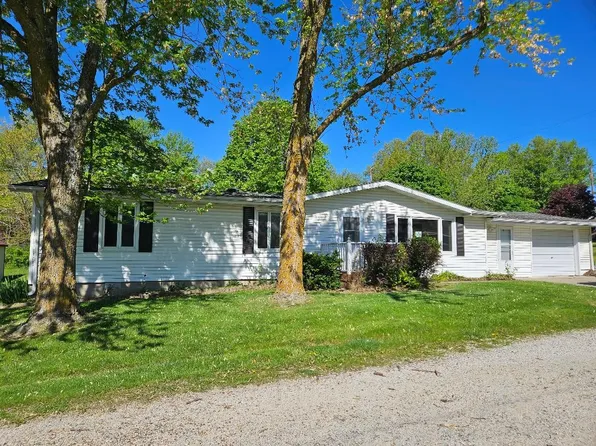 205 Amy Ln, Mount Ayr, IA 50854