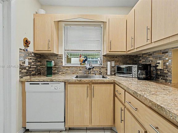 2nd image of 1401 N 12th Ct #3B