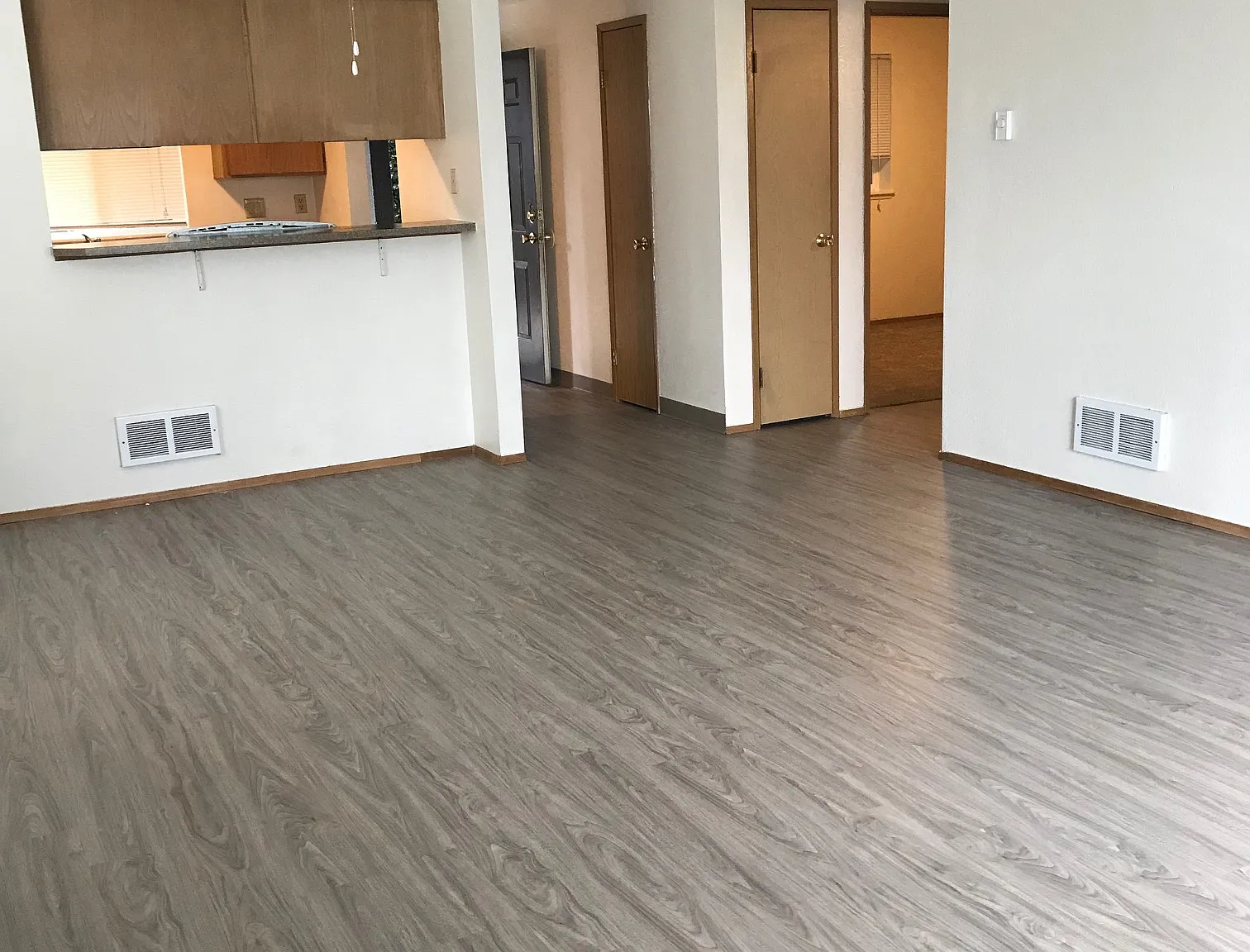 Riverdale Apartments — Photo 1